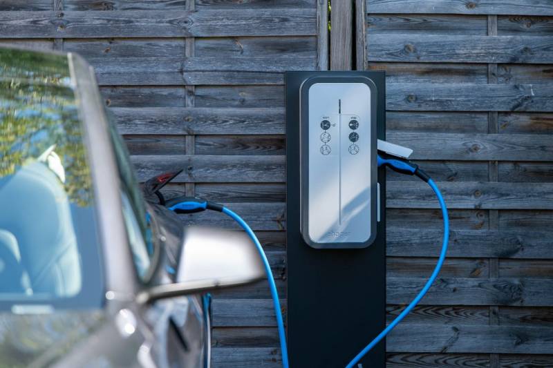 Borne de recharge pour véhicule électrique sur Aix-en-Provence